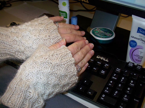 Twisted Chain Link Fingerless Gloves photo 6