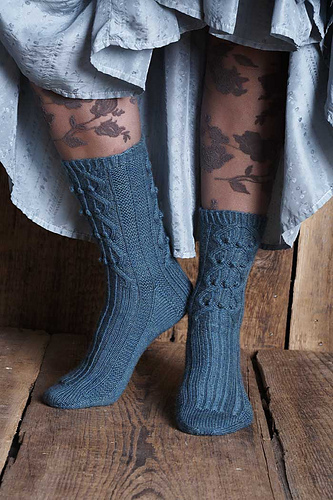 CABLE AND BOBBLE SOCKS