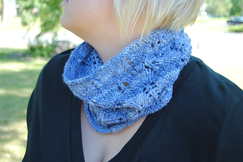 Gray Gardens Cowl