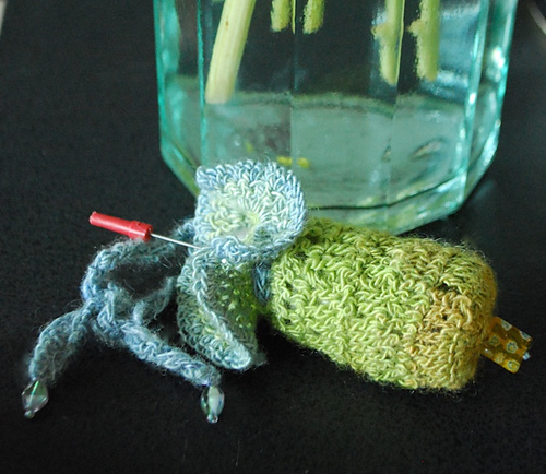 Crocheted Spinning Wheel Oil Bag photo 3