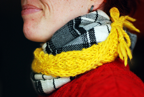 Cabled Cowl Maker