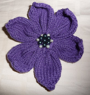 Ravelry Knitted Flower pattern by Miss Crafty Fingers Ravelry knitted flower pattern by miss crafty fingers