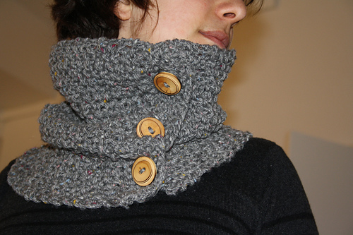 Birthday Cowl and Mittens photo 1