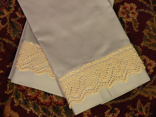 Knit Hilton Lace Edging for Pillowcases