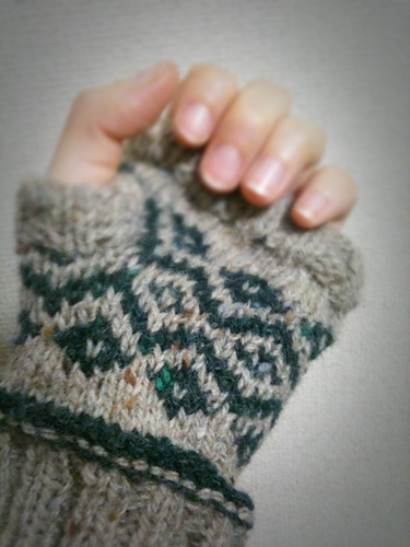 p.9 Fair Isle Wristwarmers フェアアイル模様のリストウォーマー