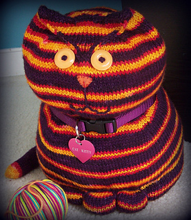 Ravelry: Cat Kitty pattern by Jennifer Pace, Pipp's Purses