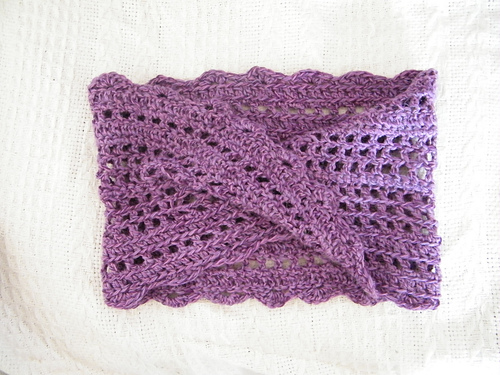 Moebius cowl