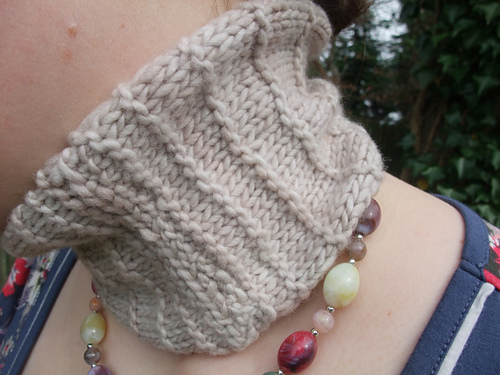 Aphra Cowl