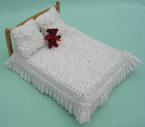 Doll's House Victorian style Bedcover and Cushions
