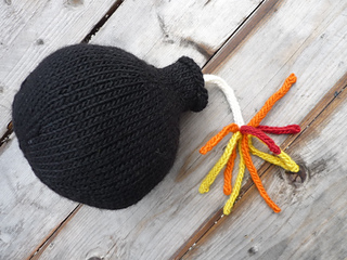 Ravelry: Bomb pattern by Maker Magpie