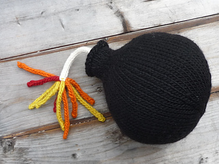 Ravelry: Bomb pattern by Maker Magpie