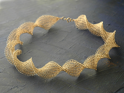 Ravelry: INFINITY neckalce , wire crocheted pattern by Yael Falk