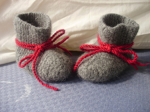 14-14 Felted baby slippers