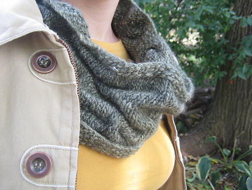 Pucker Up Cowl