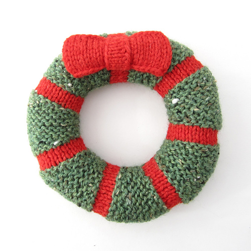 Ravelry: Mini Wreath pattern by Clare Doornbos