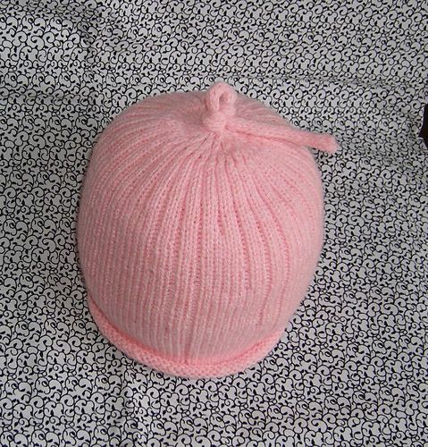 Stretchy hat with rolled brim