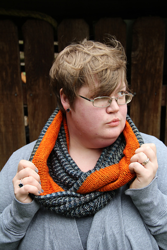 Strigose Cowl