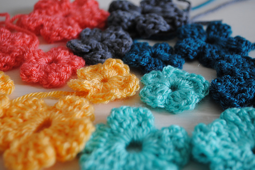 little flowers in three sizes