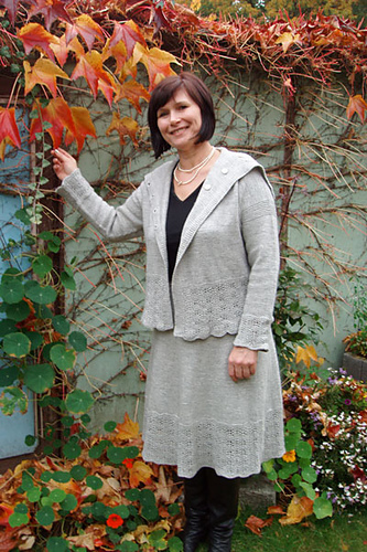 Cardigan and Skirt with Wave Pattern