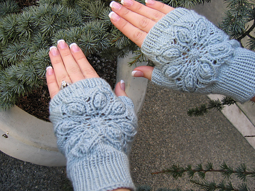 Sand Dollar Mitts