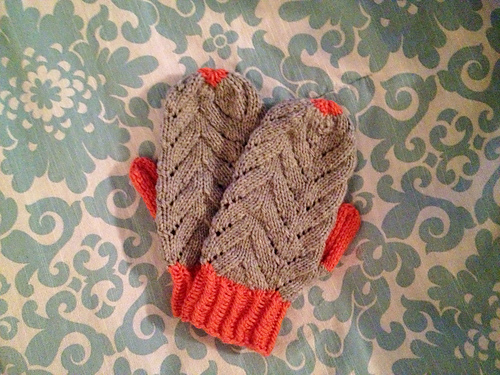 Arrowhead Mittens