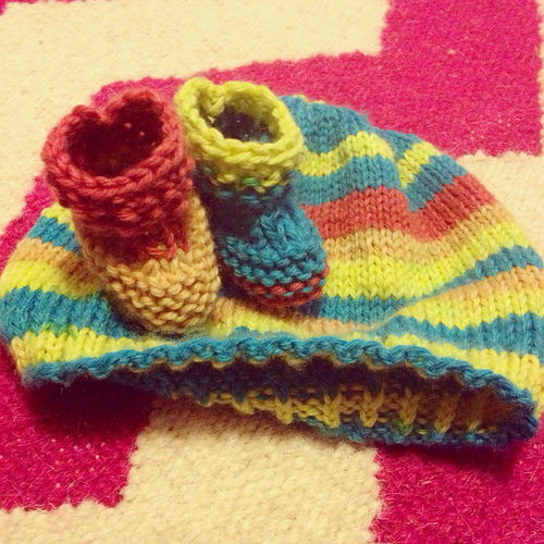 Itty Bitty Baby Hat with matching booties