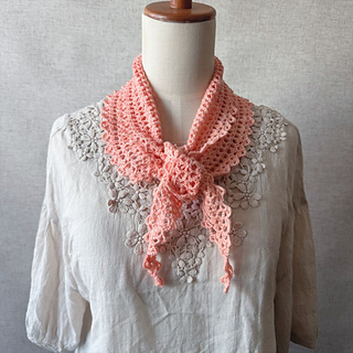 Size S: Compact neckerchief style