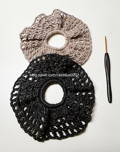 Easy Crochet Scrunchie Hair Tie