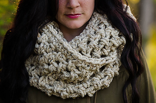Manko Puff Stitch Infinity Scarf photo 4