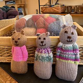 oops! Forgot the stitching to define the legs.