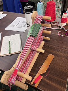 diagonal pattern weaving (2 colors each card)