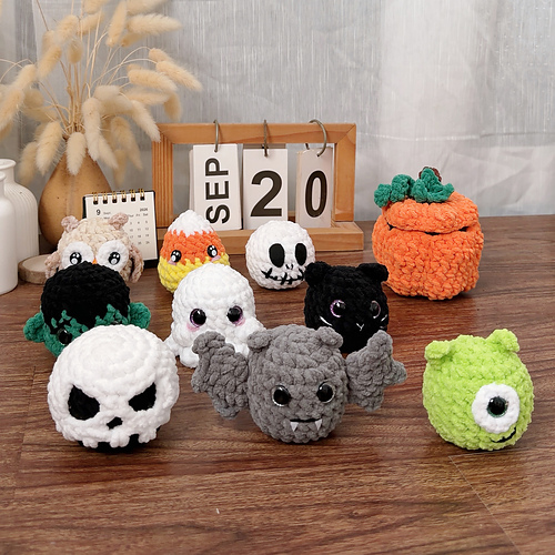 Cute Halloween toys