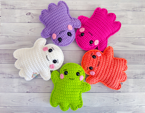 Ravelry: Mini Ghost Kawaii Cuddler® pattern by Donna Beavers