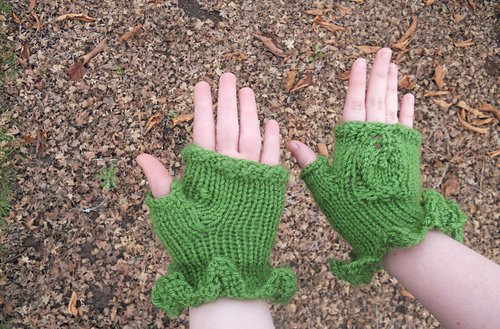 Peasblossom: Fairy Fingerless Gloves photo 1