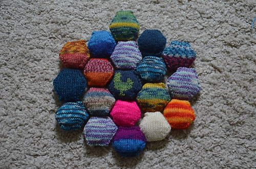 Ravelry: Tiny Chicken Chart pattern by Agnes Barton