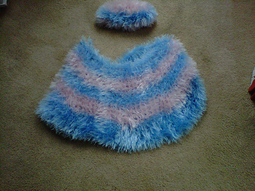 Cutie Pie Poncho & Hat To Knit photo 4