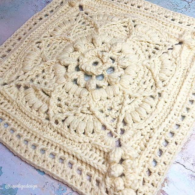 Ravelry Snow Star pattern by Anne Vierimaa
