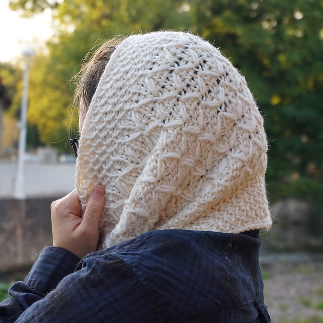Quadrillium cowl
