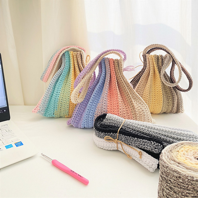 Ravelry accordion pleats bag pattern by knitseasons