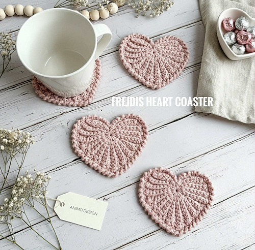 Ravelry: FREJDIS Heart Coasters pattern by Malin Fredriksson