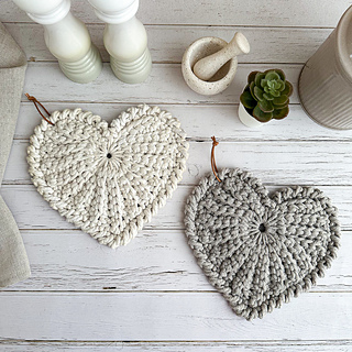Heartfelt Creationハートフェルトクリエションス4点セットNo7 Ravelry: FREJDIS Heart Trivet pattern by Malin Fredriksson
