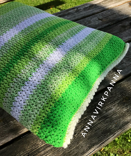 Soft n green pillow photo 2