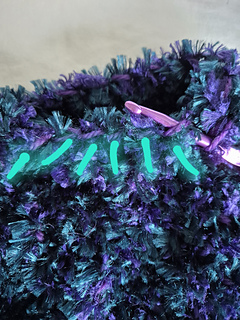 8ply used as marker to crochet into front of chain as hard to see flurry