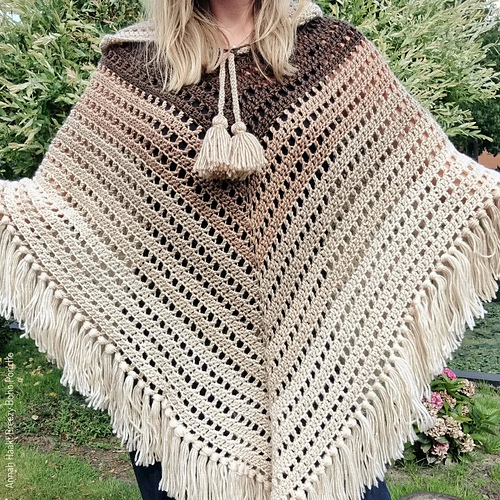 Ravelry: Breezy Boho Poncho pattern by Annah Haakt