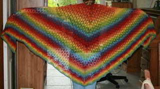 Ravelry: Large shawl in triangle pattern pattern by Mrs Kauni