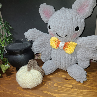 Bernat blanket (light grey so you can see the stitches better in the pattern)