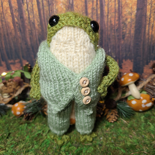 Ravelry: Froggy's Classic Vest pattern by Anne de Silva