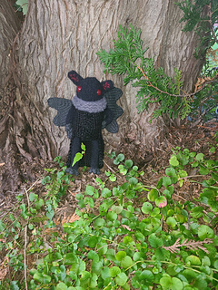 Richard the Mothman wearing Nightshade Cloak and Cowl.
Knit with Lion Brand "Feels like a dream" and "wool-ease" on 3.5mm needles