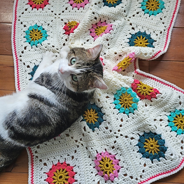 Flora Daisy Blanket