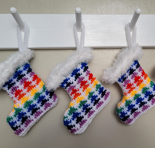 Ravelry: Christmas tree stocking pattern by Annie Reilly